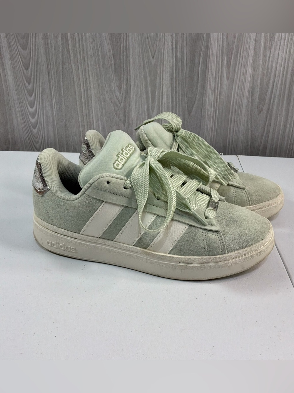 Adidas Grand Court Alpha 00s JH8670 Women’s Size 9 Linen Green Chunky Shoes